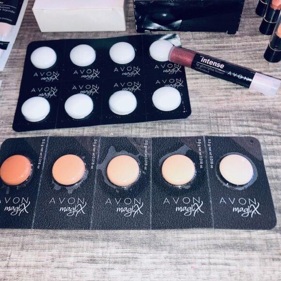 HUGE 75 pc LOT AVON LIPSTICKS GLOSSES +MORE!- GREAT FOR PRETEEN/DRESS UP PARTIES - Picture 8 of 12